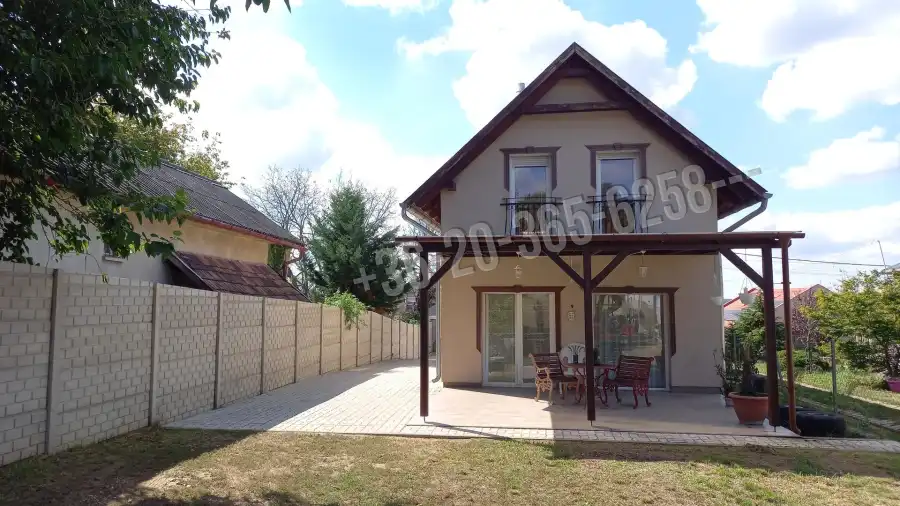 eladó családi ház, Szada