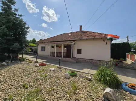 Eladó családi ház, Vácduka 4 szoba 126 m² 109 M Ft